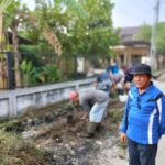 Cegah Penyebaran DBD, Kades Nasaruddin Terus Lakukan Gerakan Pemberantasan Sarang Nyamuk Di Desa Kedung Pengawas