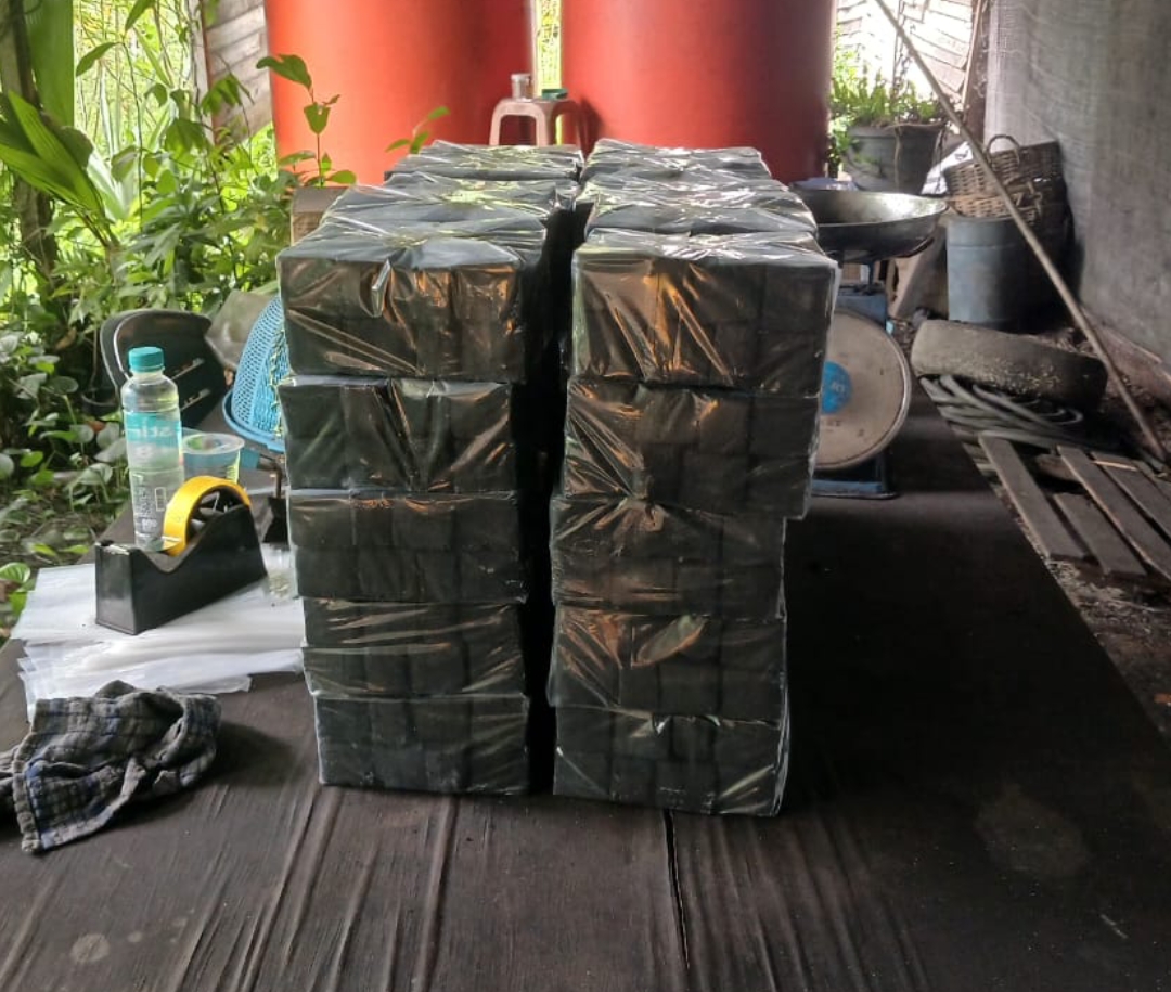 Wartawan Diintimidasi Saat Liputan Gudang Briket Diduga Ilegal di Pontianak