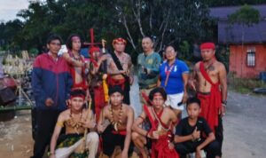 Pesta Panen Padi di Kecamatan Air Besar Serimbu, Landak : Wujud Syukur dan Pelestarian Budaya Dayak