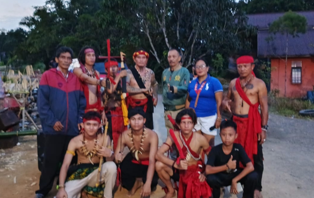 Pesta Panen Padi di Kecamatan Air Besar Serimbu, Landak : Wujud Syukur dan Pelestarian Budaya Dayak