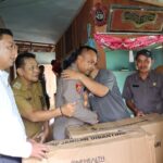 Rasa Peduli Terhadap Sesama Kapolres Melawi Serahkan Kursi Roda
