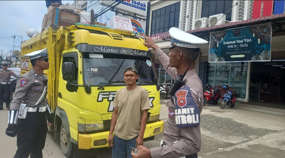 Satlantas Polres Melawi Sosialisasikan Over Dimensi Over Load