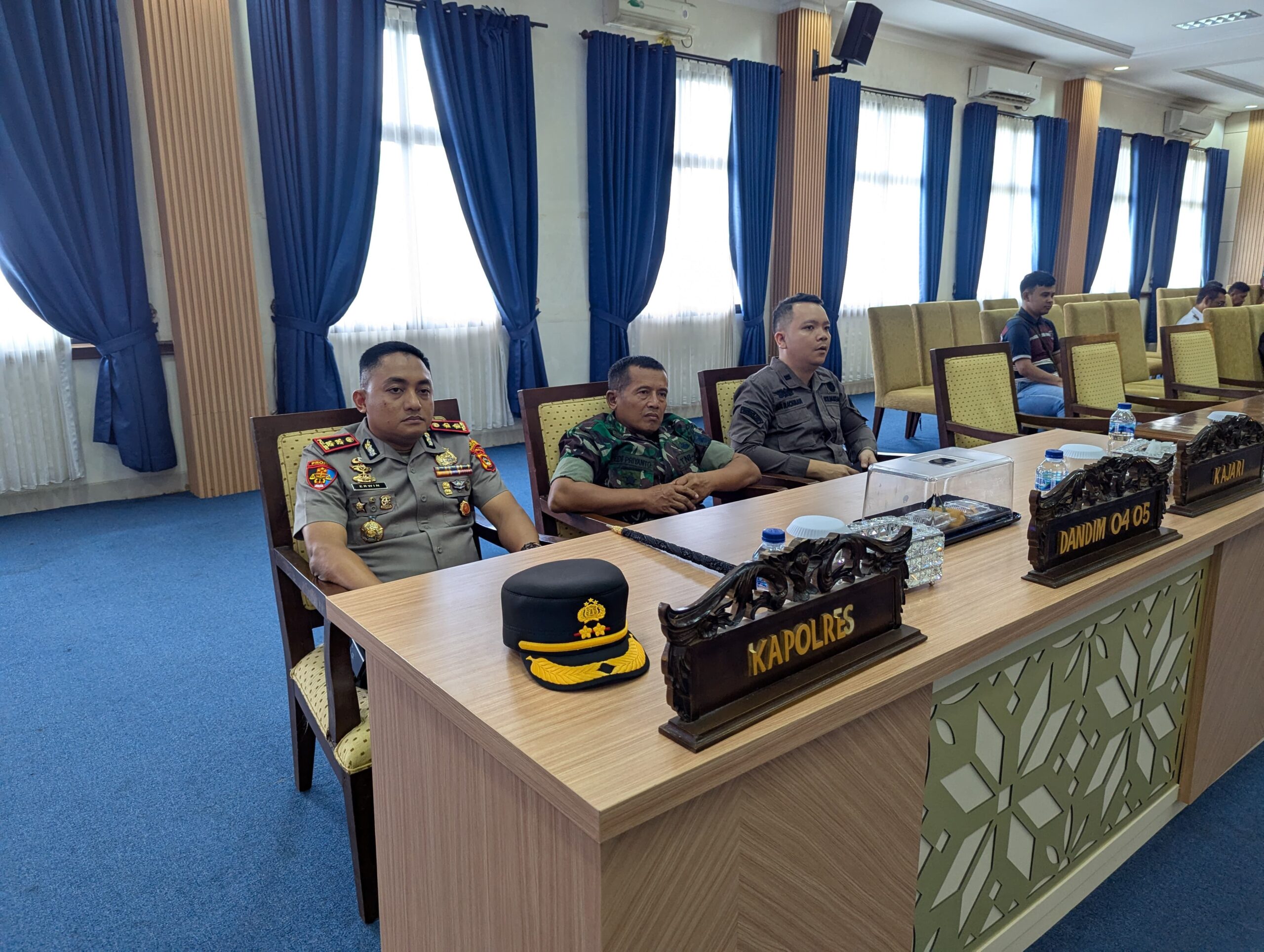 AKBP Erwin Aras Genda SIk.MT Kapolres Pagar Alam Hadiri Rapat Paripurna VII Dprd Kota Pagar Alam