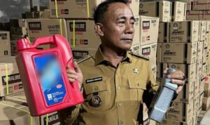 Wagub Kalbar Sidak Gudang Oli Palsu di Kubu Raya, Pastikan Barang Bukti Aman dan Tidak Digerakkan