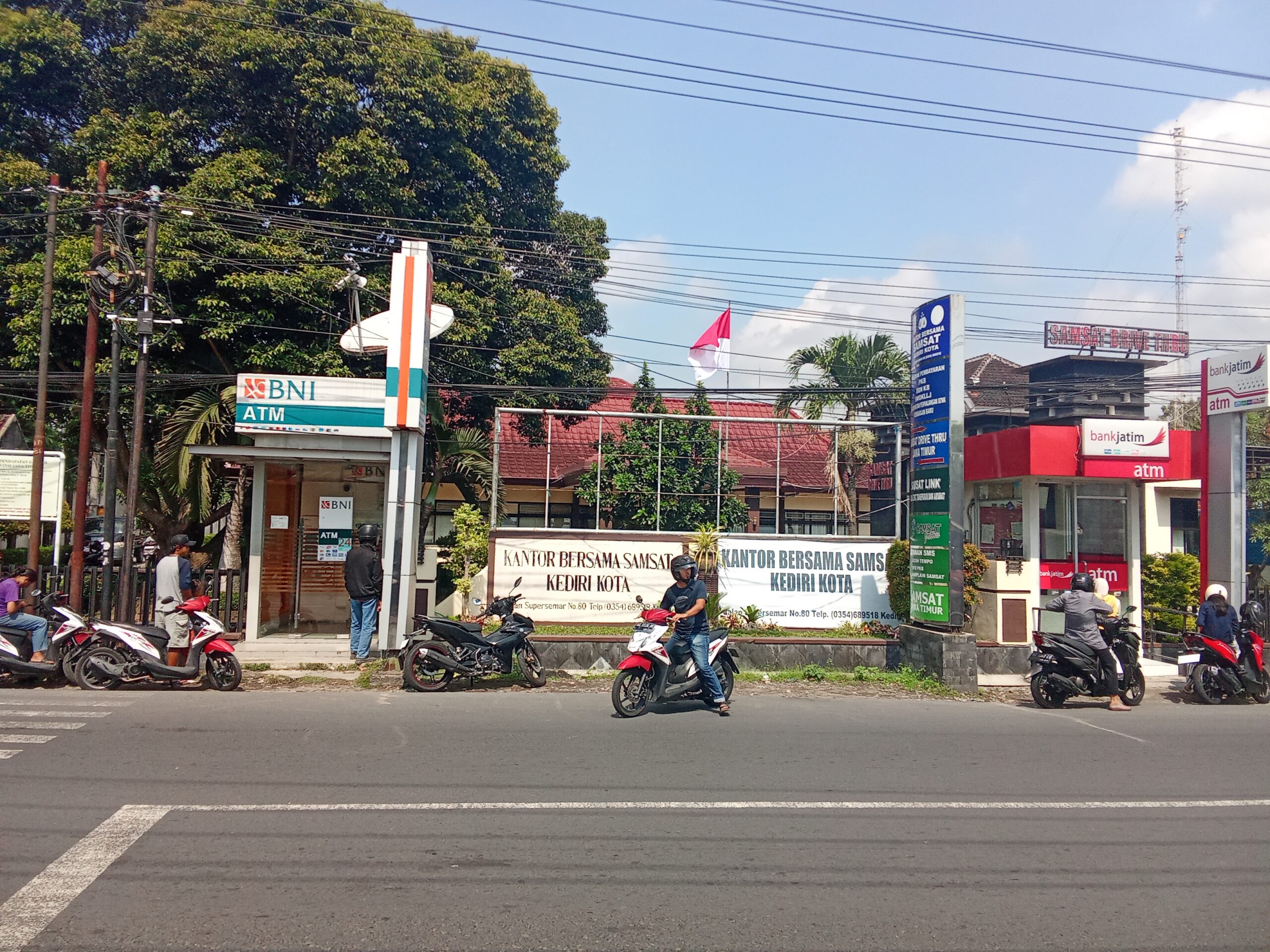 Fakta ! Kepuasan Masyarakat Menjadi Prioritas Utama di KB Samsat Kediri Kota