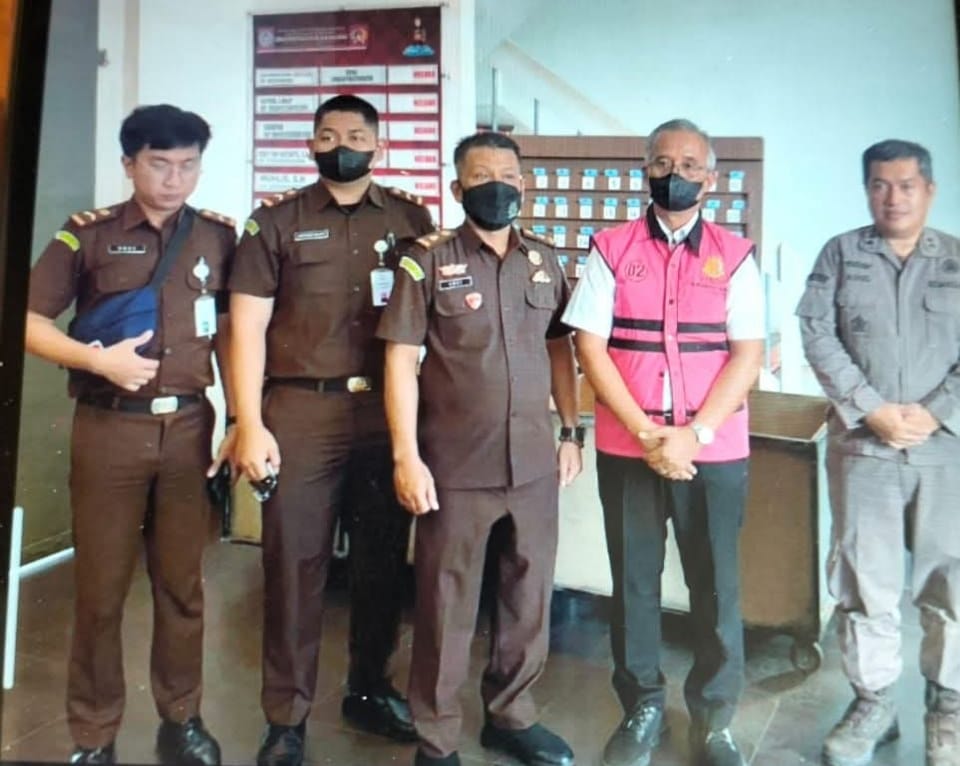 Sekda Singkawang Ditahan : Dugaan Korupsi Keringanan Retribusi Rugikan Negara Rp3,1 Miliar