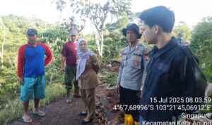 Jalan Alternatif Lubuk Buntak–Meringang Putus Diterjang Longsor, Polisi Imbau Warga Waspada