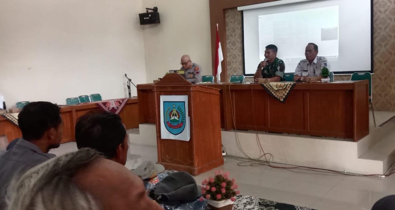 PEMBINAAN LINMAS PAGERBARANG OLEH KORAMIL 18 / PAGERBARANG