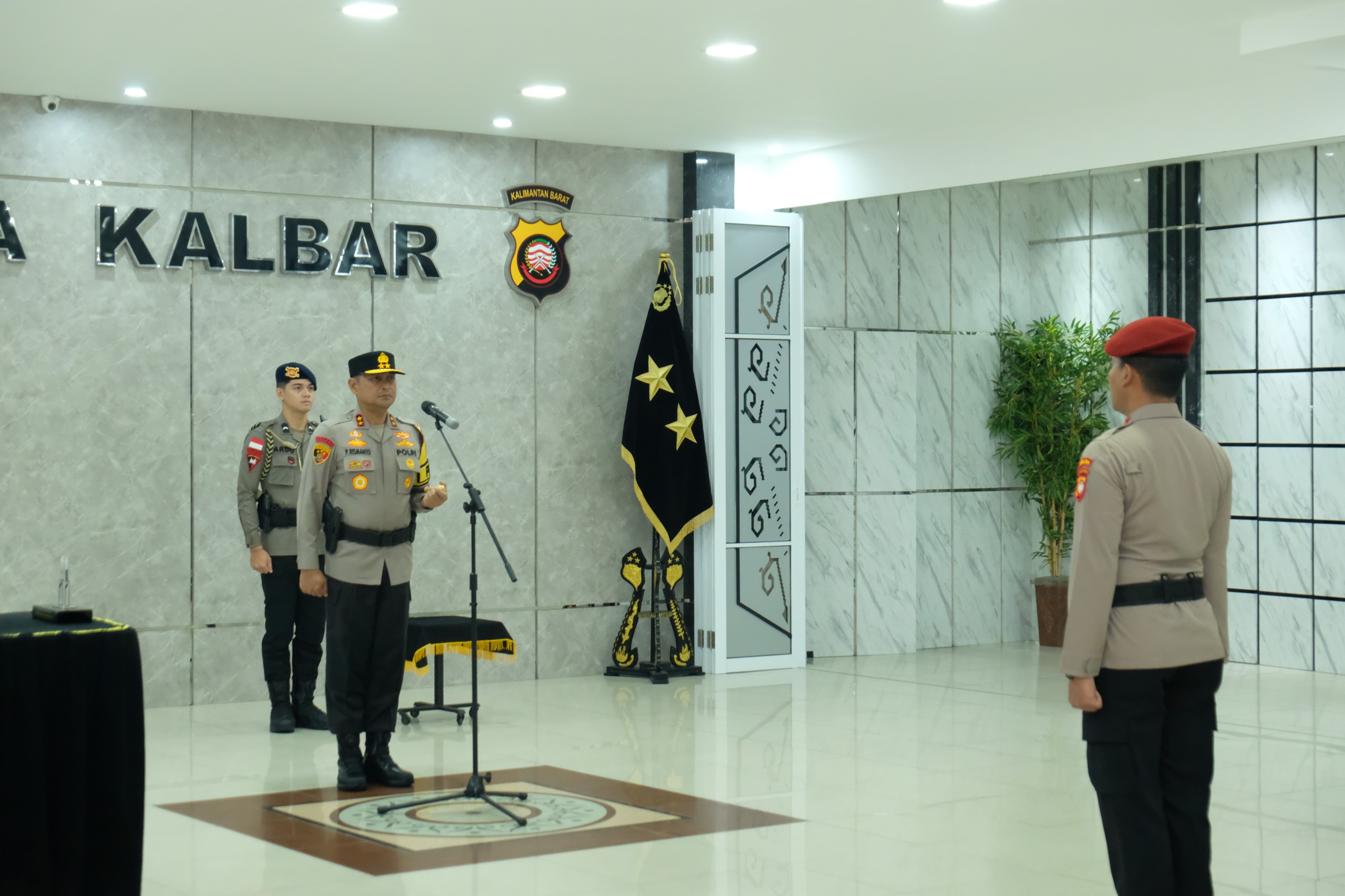 Kapolda Kalbar Pimpin Upacara Serah Terima Jabatan Pejabat Utama dan Kapolres Jajaran