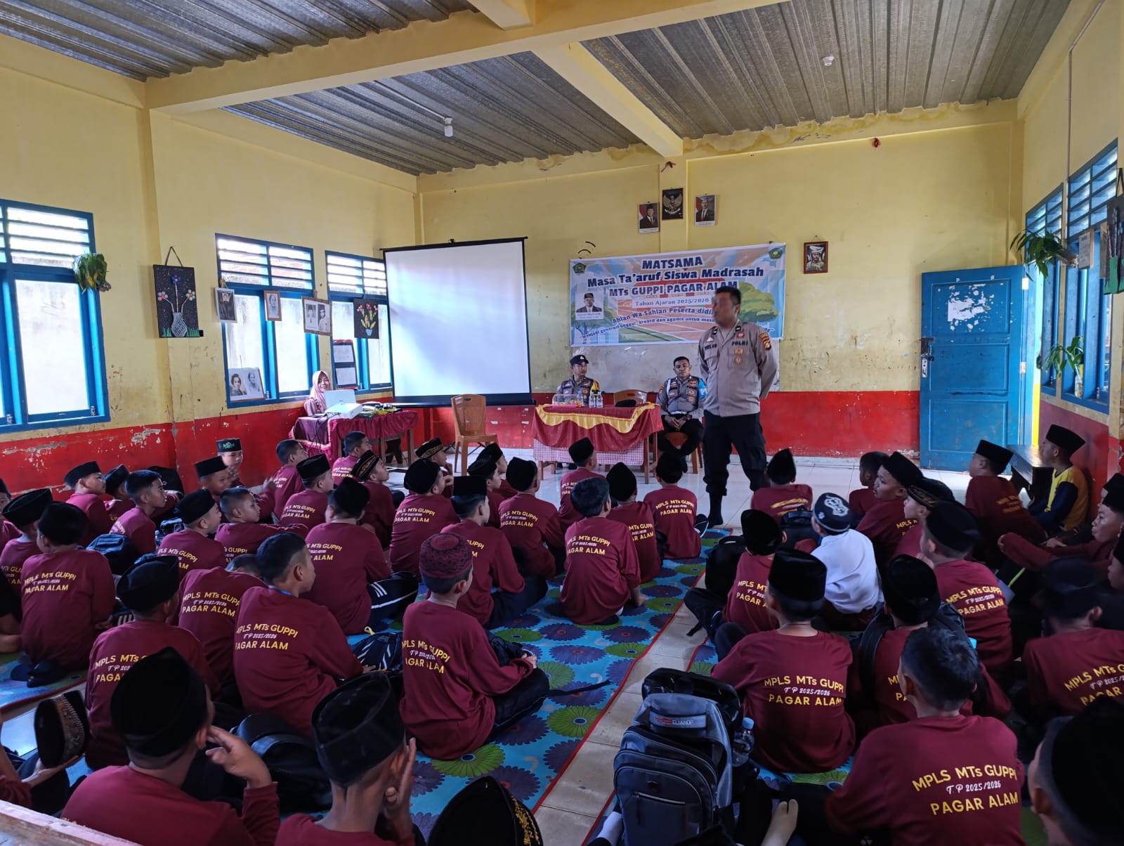 Kapolsek Pagar Alam Utara Edukasi Para Siswa/I MTs Gupi Giat Mpls