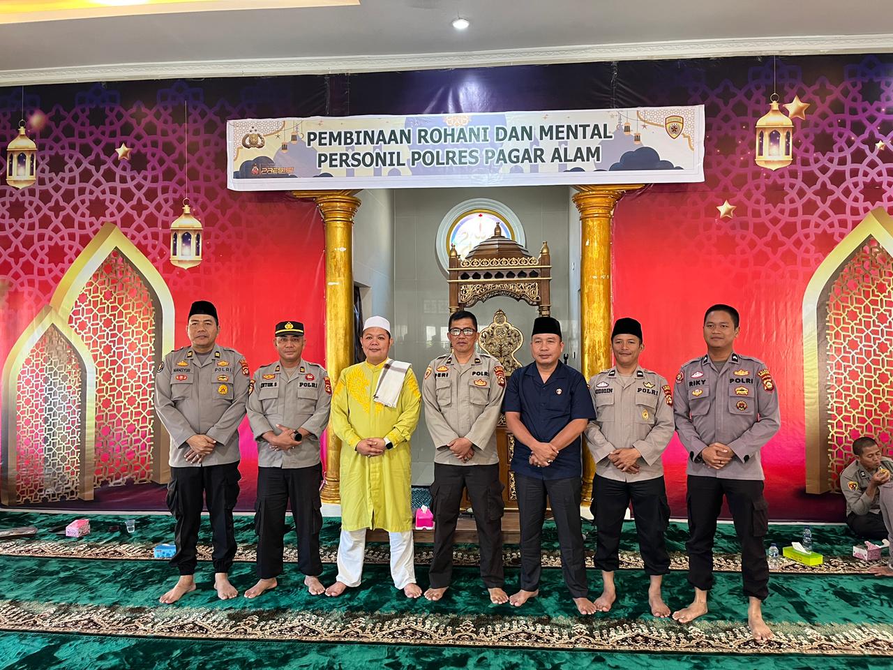Binrohtal di Polres Pagaralam, Ustadz Jessi Ajak Personel Hidupkan Hati, Ringankan Langkah ke Masjid