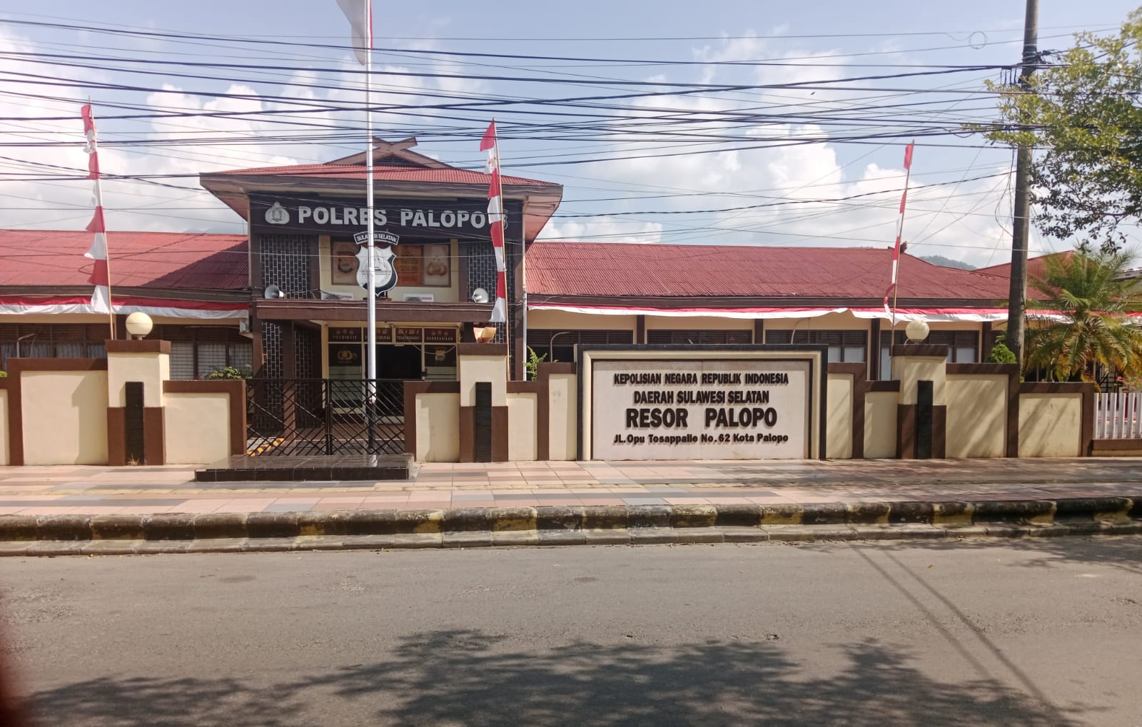 Satpas Pembuatan SIM Satlantas Polres Palopo di Duga Sarang Pungli, Kasat Lantas Bungkam Konfirmasi Wartawan