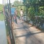 Kepala Kelurahan Baju Bodoa Himbau Pengguna Jalan Berhati-hati Saat Melintas di Jembatan Gantung Pangkasalo
