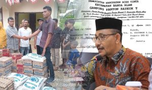 Terima Surat Pengaduan Warga, Haji Uma Kirim Bantuan Sembako Untuk Pengungsi diduga Dampak Bau Gas PT. Medco E&P Malaka di Aceh Timur