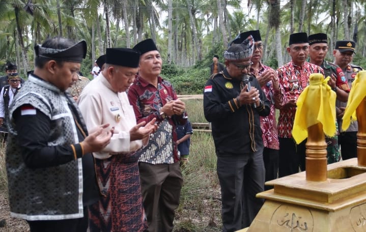 NAPAK TILAS GURU SILAT MELAYU DI MEMPAWAH: GUBERNUR DAN BUPATI DUKUNG PELESTARIAN SILAT PUKOL TUJUH SEBAGAI WARISAN BUDAYA TAK BENDA