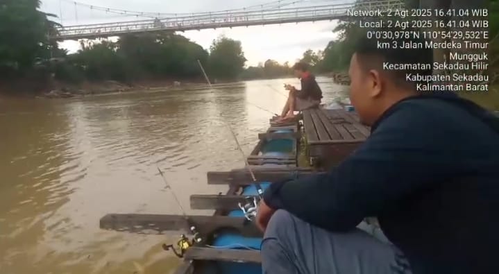 Limbah Tambang Emas Ilegal Cemari Sungai Sekadau, Petani Keramba Menjerit: “Kami Ditinggal Negara”