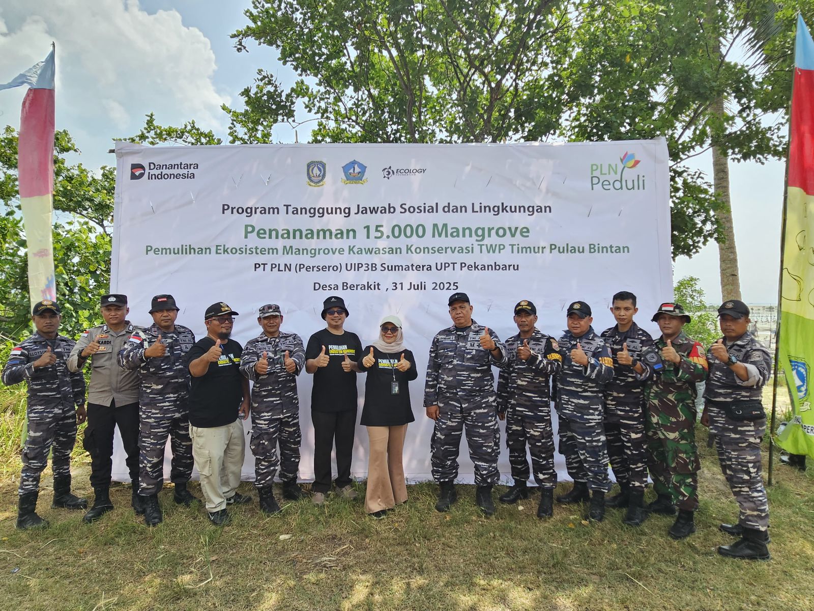 Peduli Keberlangsungan Ekosistem Laut, Lanal Bintan Turut Serta Penanaman 15.000 Bibit Mangrove