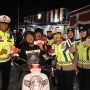 Jelang HUT RI Ke-80, Satlantas Polres Kediri Kota Bagikan 1745 Bendera Merah Putih 