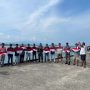 Gerakan Semangat Nasionalisme, Komandan Pos TNI AL Penuba Turun Langsung Serahkan Bendera Merah Putih Kepada Nelayan