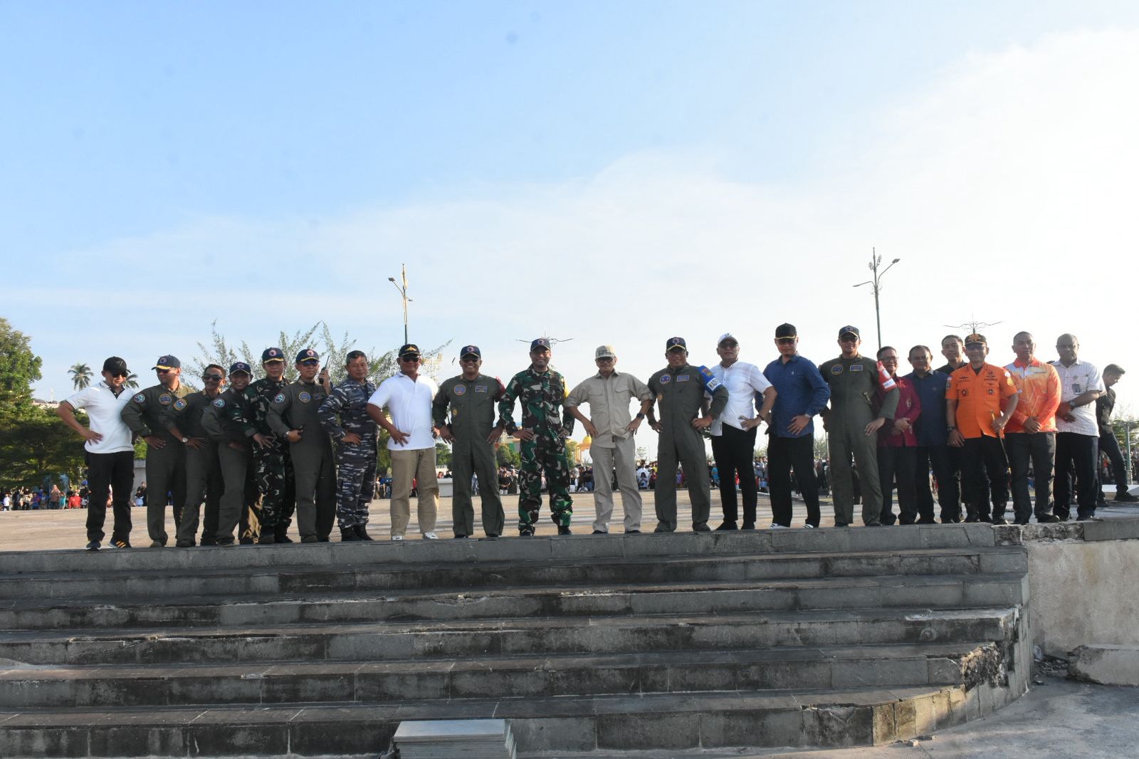Simulasi Latihan Operasi Pencarian dan Penyelamatan Pesawat serta Sea and Jungle Survival