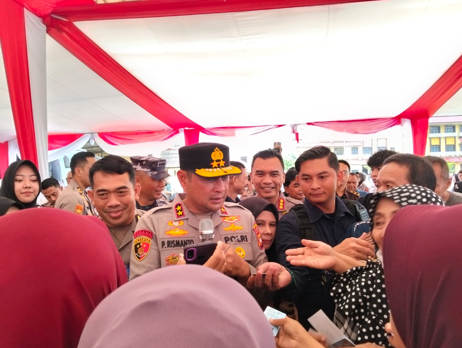 Polda Kalbar Gelar Gerakan Pangan Murah: 2.000 Paket Sembako Dijual di Bawah Harga Pasar