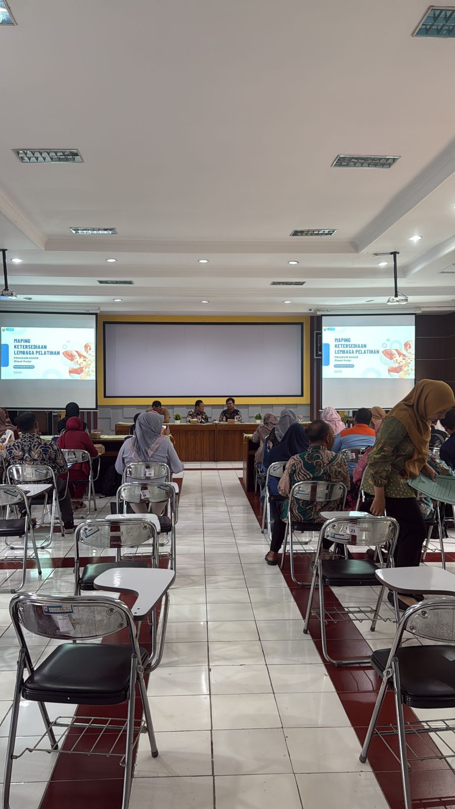 DISNAKER BATANG GELAR KEGIATAN MAPPING KEBUTUHAN PELATIHAN DAKER
