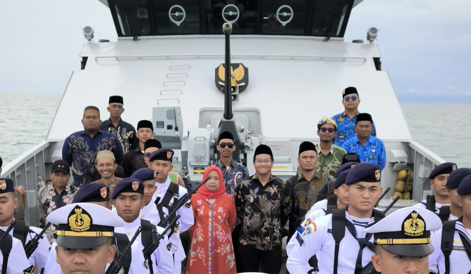 Danguspurla Koarmada II Pimpin Upacara HUT Ke-80 RI di Karang Unarang, Tegaskan Kehadiran TNI AL di Perbatasan Ambalat