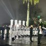 Ditengah Guyuran Hujan, Prajurit Kodaeral IX Ambon Tetap Khimad Ikuti AKRS di TMP Kapahaha Ambon