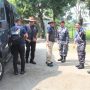 Komandan Lanal Bandung Dampingi Kasal Gelar Pengobatan Gratis dan Makan Bergizi Gratis Dalam Rangka Bakti Sosial TNI AL Kepada Masyarakat Sukabumi
