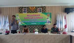 Linmas Desa Sriamur Ikuti Pembinaan dan Pelatihan Keamanan