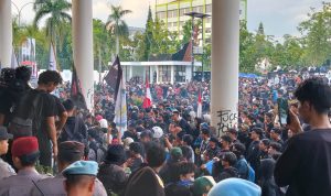 Demo Jilid III Mahasiswa Kalbar Ricuh, Diduga Disusupi Anak di Bawah Umur