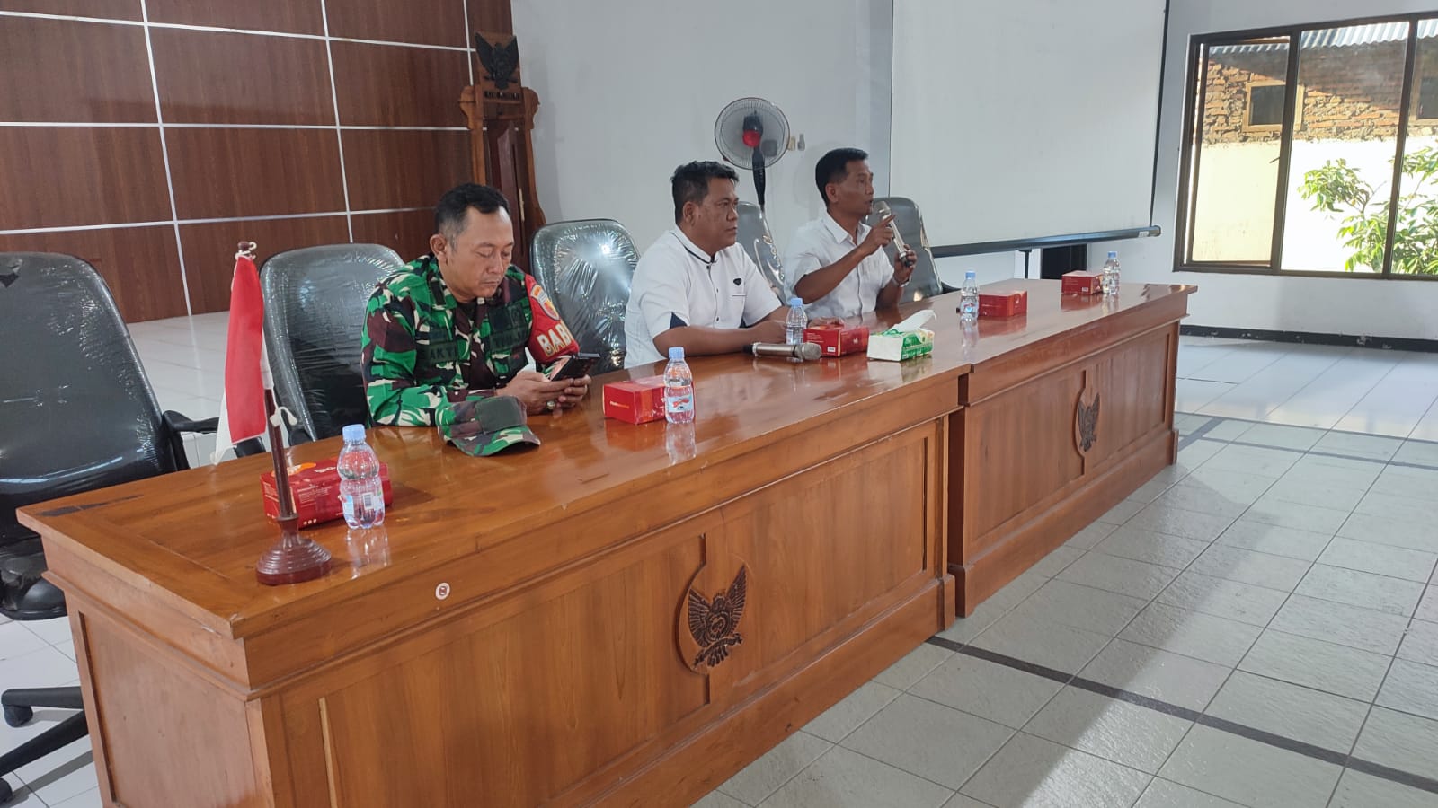 Rakor Pembentukan PAM Swakarsa di Kecamatan Pesantren, Tegas Kapolsek :  Jaga Keamanan dan Kondusivitas wilayah