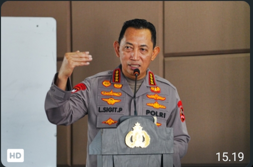Tinjau Penanganan Karhutla Kalbar, Kapolri Ungkap Titik Api Terus Menurun