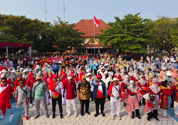 Tambun Utara Gelar Puncak Rangkaian Acara Sambut HUT RI ke-80 Dan Hati Jadi Kabupaten Bekasi Ke-75, Halaman Kantor Kecamatan Dipadati Ribuan Warga