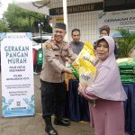 Polsek Bekasi Barat Menggelar Acara Tebus Beras dan Minyak Goreng Dengan Harga Murah