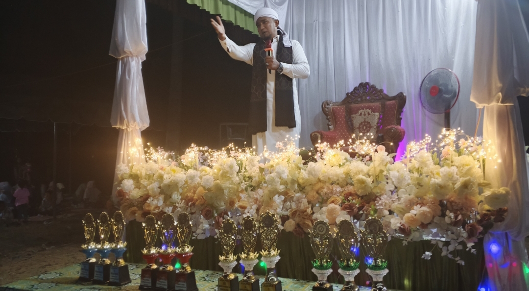 Ratusan Warga Hadir Menyaksikan Dakwah Islamiyyah dan Pembagian Hadiah Lomba dalam Rangka Peringati Maulid Nabi Muhammad SAW