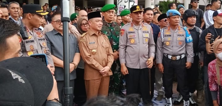 Aksi Damai Mahasiswa dan Masyarakat Kalbar Disambut Forkopimda, Aspirasi Akan Dikawal ke Pusat