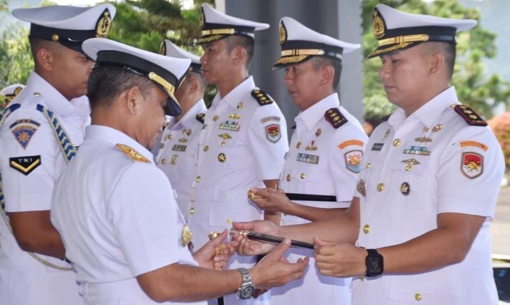 Dankodaeral II Padang Pimpin Serah Terima Jabatan Danlanal Bengkulu