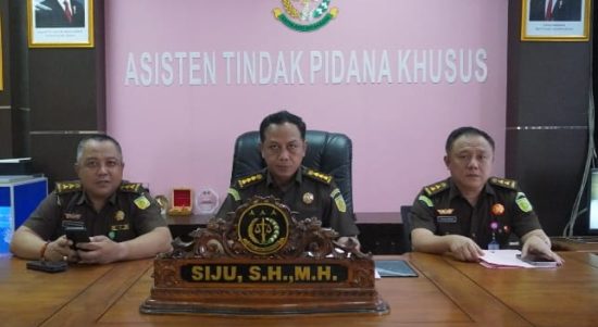Kejati Kalbar Tahan Dua Tersangka Korupsi Dana Hibah GKE Sintang Senilai Rp3,7 Miliar
