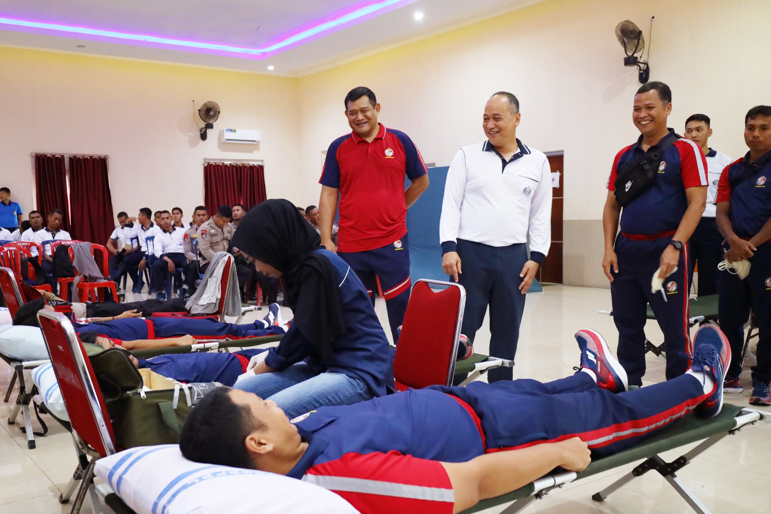 Jelang Hari Jadi Ke-80 TNI AL, Kodaeral IX Ambon Gelar Olahraga Bersama dan Donor Darah Jelang Hari Jadi Ke-80 TNI AL, Kodaeral IX Ambon Gelar Olahraga Bersama dan Donor Darah