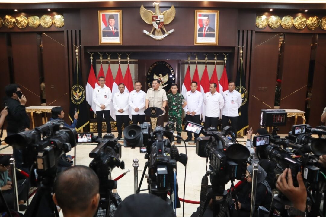 Sjafrie Sjamsoeddin Pimpin Rapat Perdana Sebagai Menko Polkam ad Interim