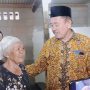 Kades Muara Bakti H. Asmawi Kunjungi Nenek Parmi, Warga Korban Rumah Rubuh yang Dibangunkan Hunian Baru