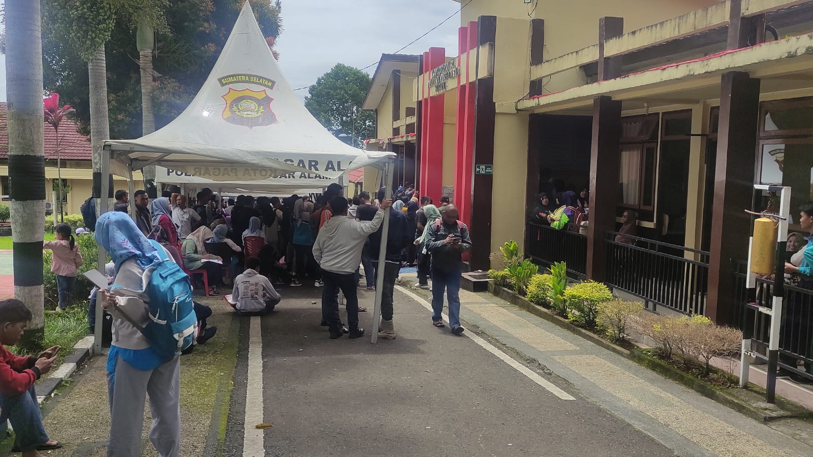 Ribuan Warga Serbu Polres Pagaralam, Urus SKCK PPPK Paruh Waktu
