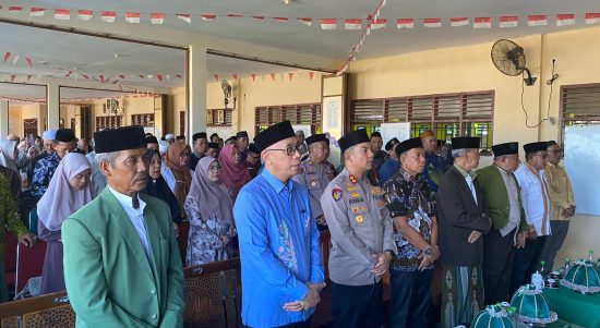 Kapolres Maros Hadiri Peringatan Maulid Nabi Besar Muhammad SAW di Pondok Pesantren Raudhaturrasyidin DDI Cambalagi Maros