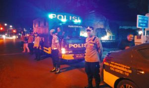 Patroli Sabtu Malam Hingga Minggu Dini Hari Polres Kediri Kota, Sentuh Warga Lewat Imbauan Humanis