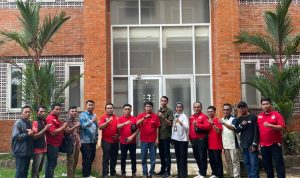 Estafet Kepemimpinan,Parman Terima SK AWIBB DPC Bekasi Raya
