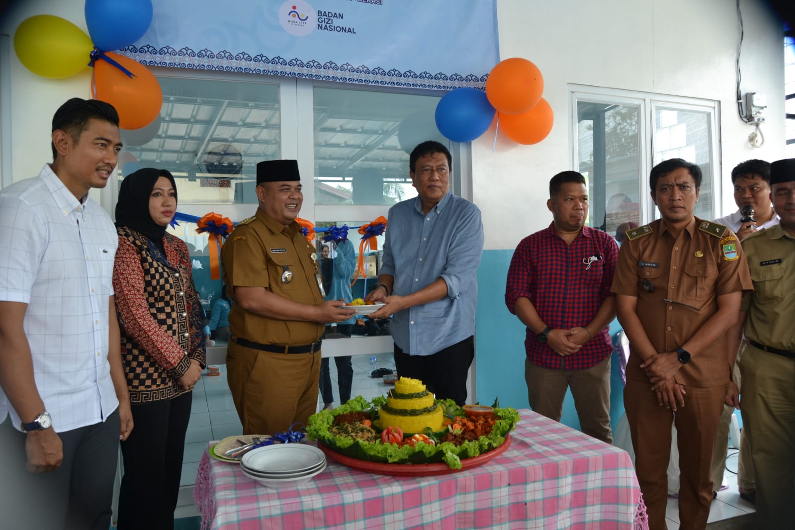 Grand Launching Dapur MBG Yayasan Aqsol Huda di Pantai Makmur Tarumajaya