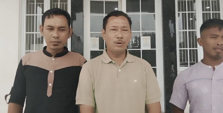 Diduga Pasang Plang TKD di Pahlawan Setia, Kades Segara Jaya Abdul Rosid Dinilai Tak Beritikad Baik Temui Warga