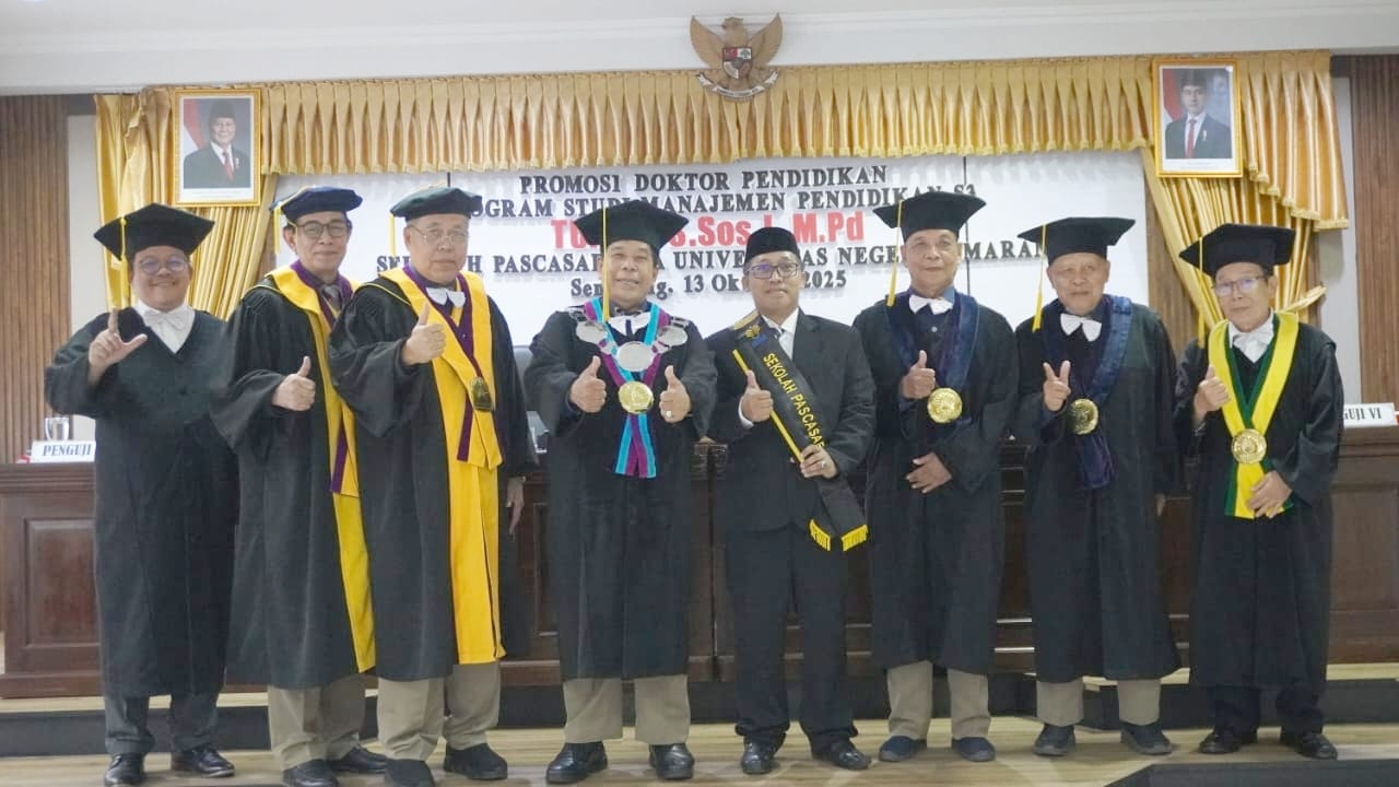“Lika Liku Anak Buruh Panggul Diperkebunan Teh Itu Sekarang Sudah Doktor”