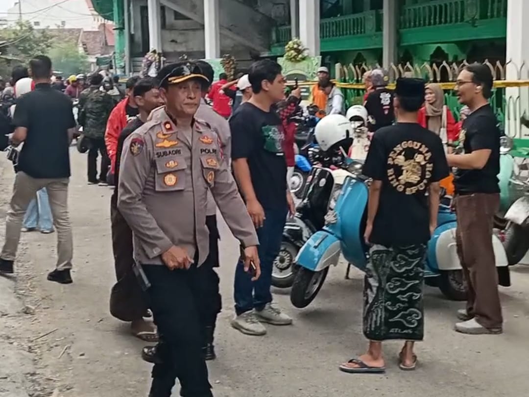 Aksi Sosial Komunitas Scooter di Ponpes Al Ghozini, Polsek Buduran Hadir Wujudkan Kamtibmas Kondusif